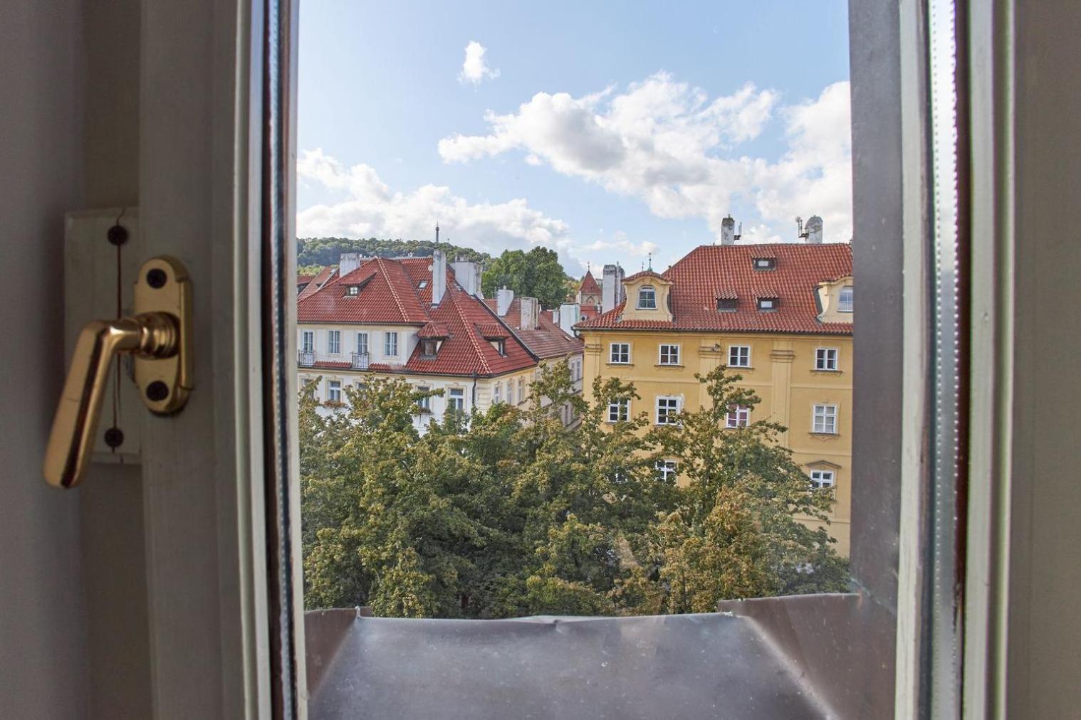 River View Residence By Charles Bridge Prag Exterior foto